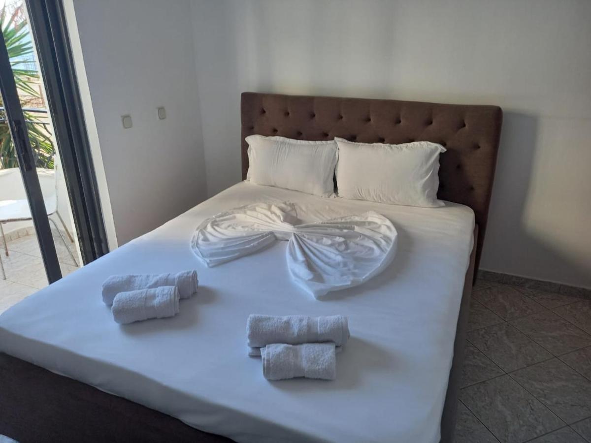 Sunset Aparthotel Sarandë Exterior foto
