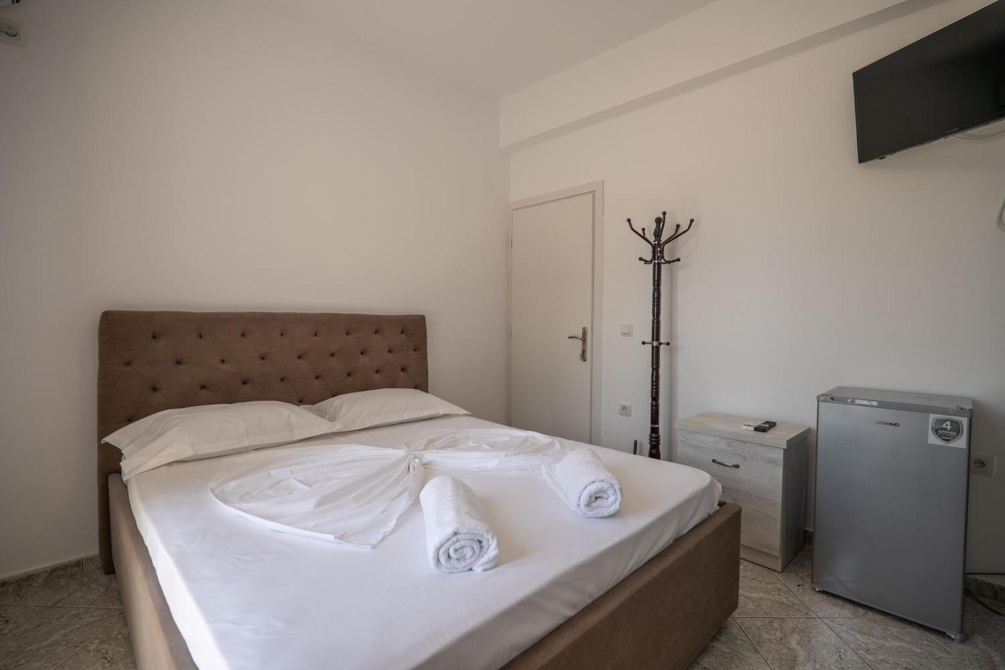 Sunset Aparthotel Sarandë Exterior foto